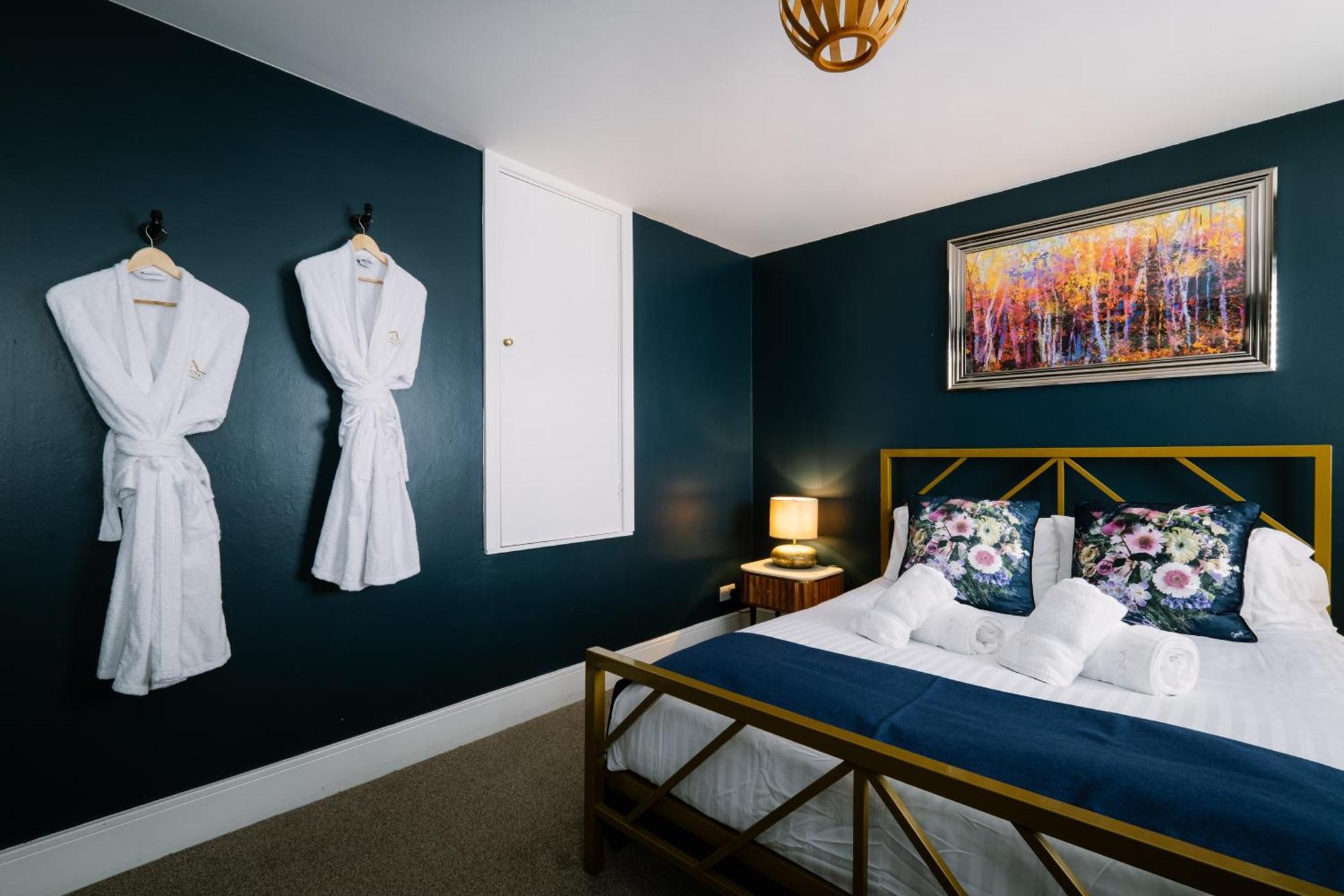 Rockside - Luxury 1 Bedroom Home With Hot Tub, Central Location, Parking And Pet Friendly วินเดอร์เมียร์ ภายนอก รูปภาพ